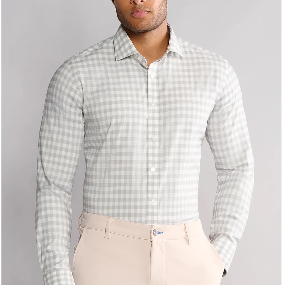 Elegant Men's Light Gray Checkered Dress Shirt